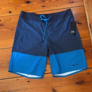 Oakley Men's Navy and Blue Board Shorts